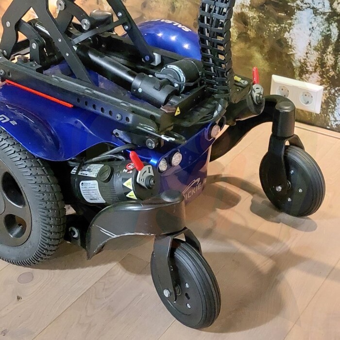 Tweedehands Elektrische rolstoel - Quickie Salsa M2 - 2017