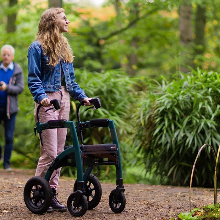 Rollz Motion Performance met luchtbanden - rolstoel en rollator in 1