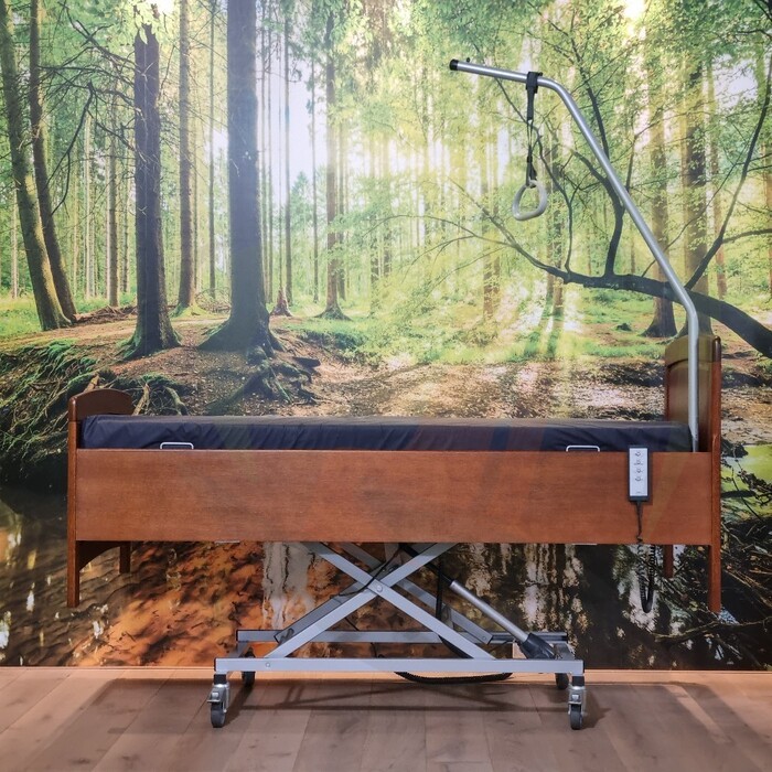Tweedehands hoog-laag bed - houten bed met papegaai - elektrisch bedienbaar