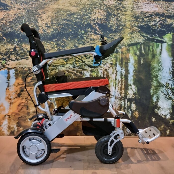 Tweedehands elektrische rolstoel - Skyline Mobility Smartchair 2024 - Nieuwstaat