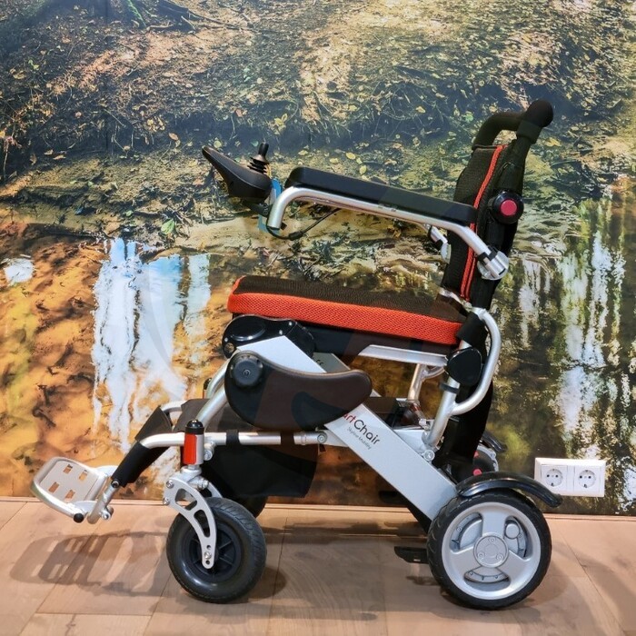 Tweedehands elektrische rolstoel - Skyline Mobility Smartchair 2024 - Nieuwstaat