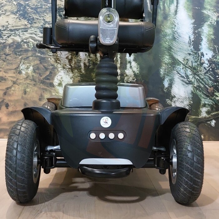 Tweedehands scootmobiel - Life & Mobility Vivo zwart zilver met stokhouder