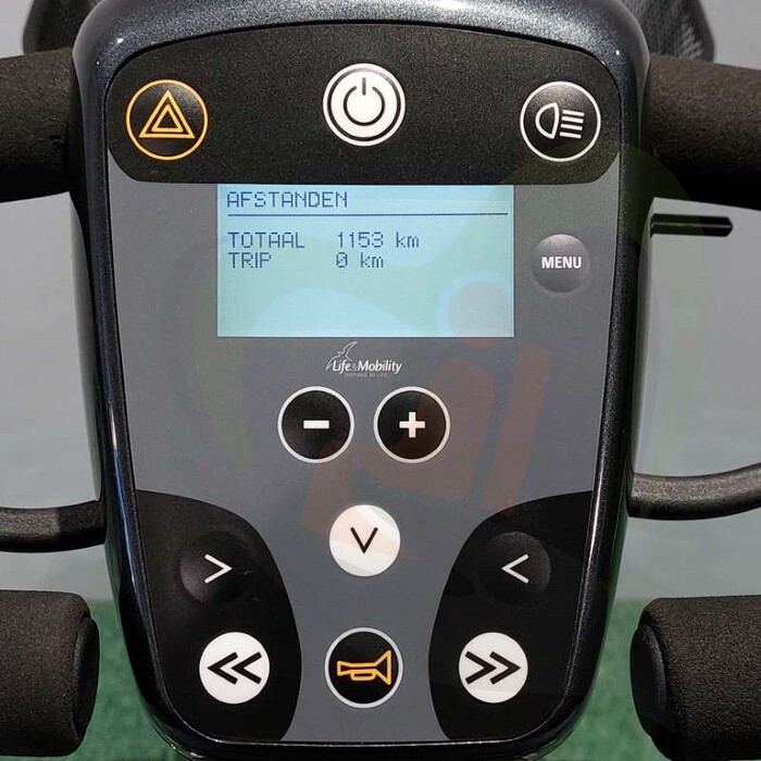Tweedehands scootmobiel - Life & Mobility Mezzo zwart/zilver