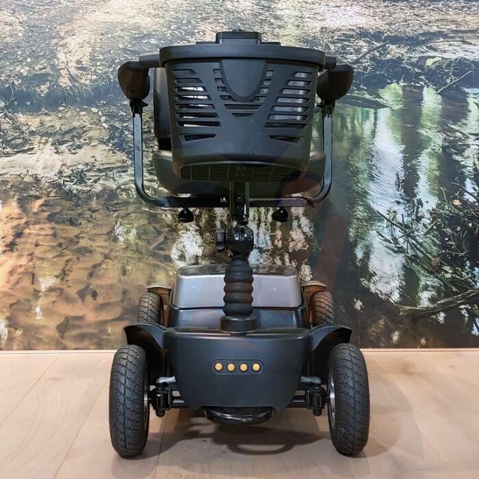 Tweedehands scootmobiel - Life & Mobility Vivo - zwart zilver 4-wiel