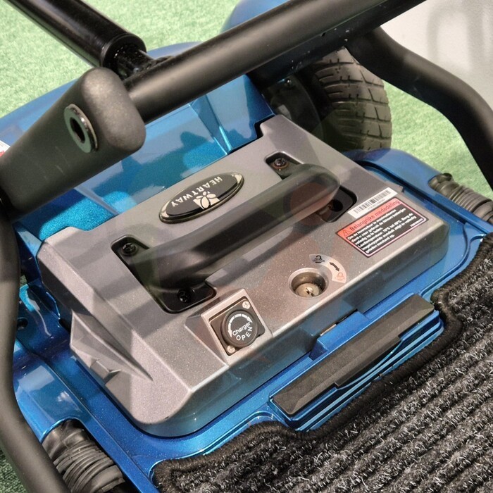 Tweedehands scootmobiel - Mango Bobby Deluxe opvouwbaar - nieuwstaat