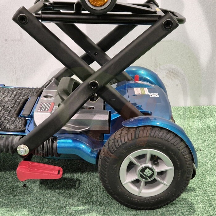 Tweedehands scootmobiel - Mango Bobby Deluxe opvouwbaar - nieuwstaat