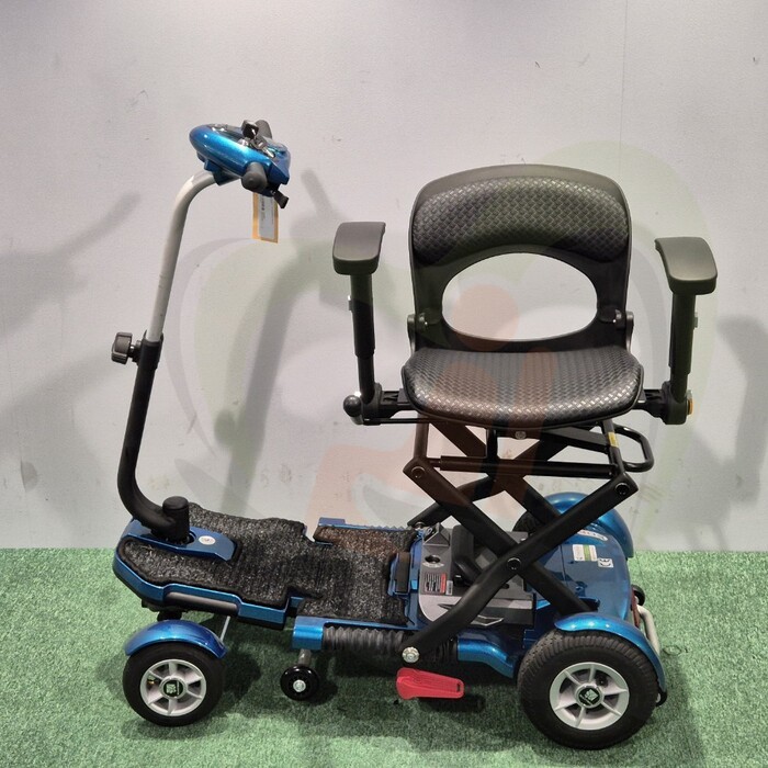 Tweedehands scootmobiel - Mango Bobby Deluxe opvouwbaar - nieuwstaat