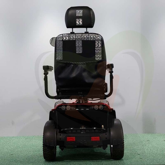 Tweedehands scootmobiel - Practicomfort Hurricane 4-wiel - rood