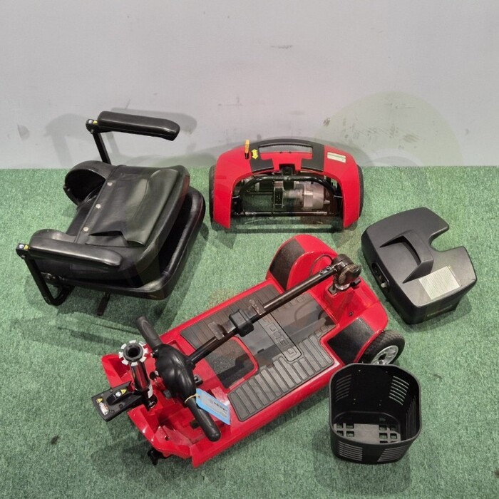Tweedehands scootmobiel - Pride Ultra X 4-wiel rood