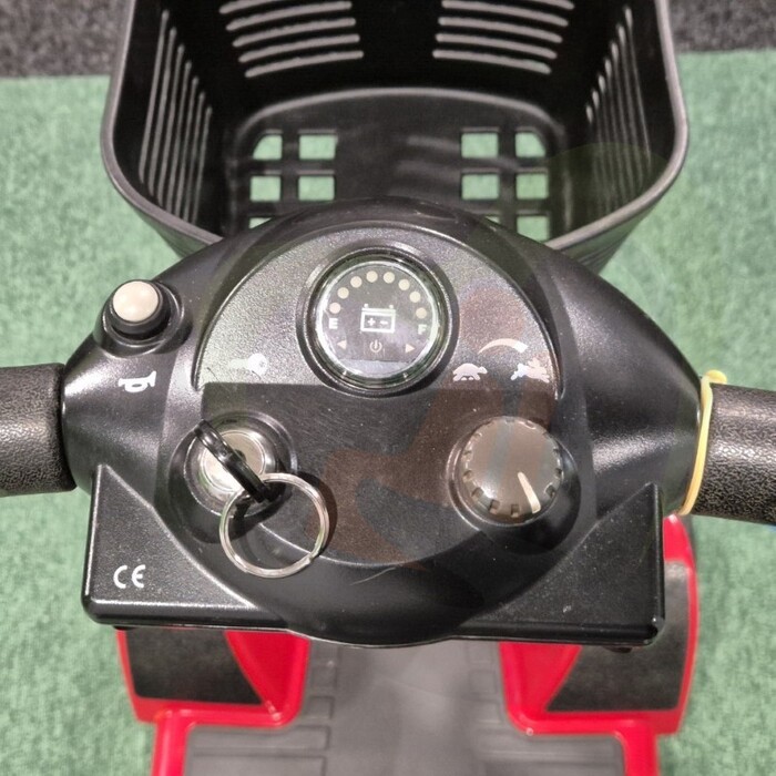 Tweedehands scootmobiel - Pride Ultra X 4-wiel rood