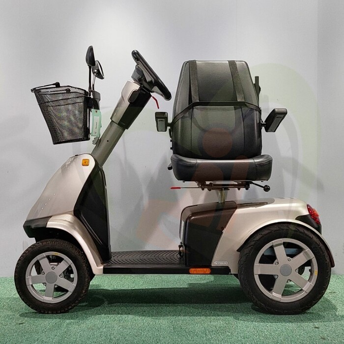 Tweedehands scootmobiel - Sterling Trophy 6