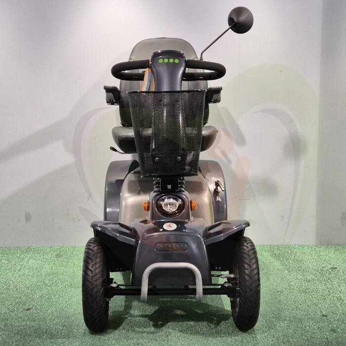 Tweedehands scootmobiel - Life & Mobility Mezzo zwart/zilver 4-wiel