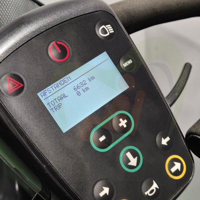 Tweedehands scootmobiel - Life & Mobility Mezzo zwart/zilver 4-wiel