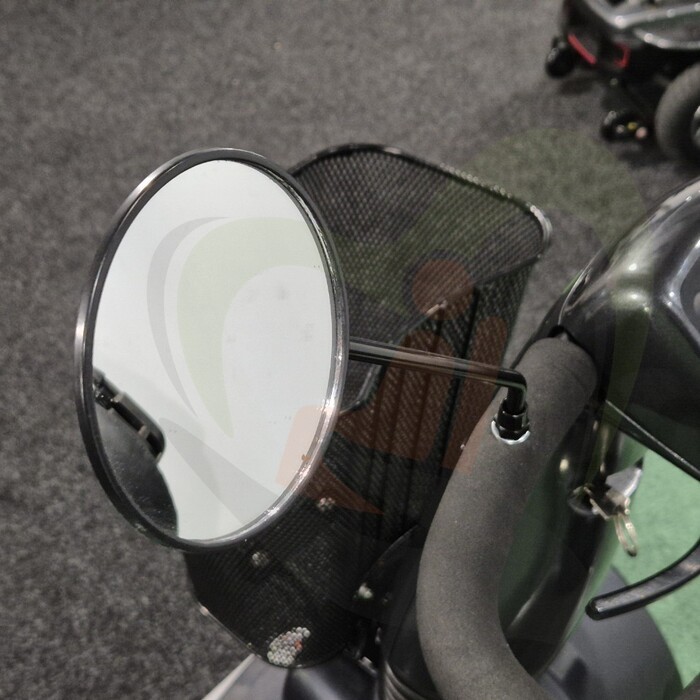 Tweedehands scootmobiel - Life & Mobility Mezzo zwart/zilver 4-wiel