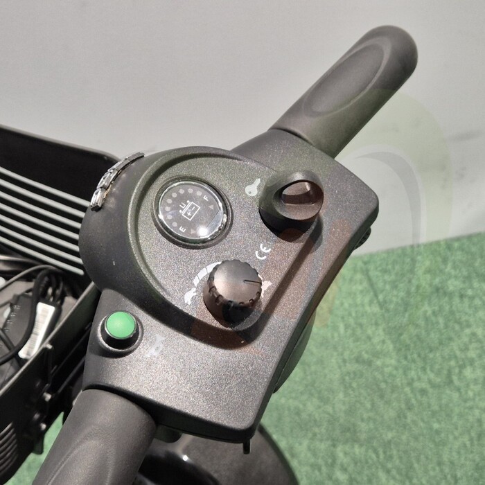 Tweedehands scootmobiel - Pride Apex Alumalite
