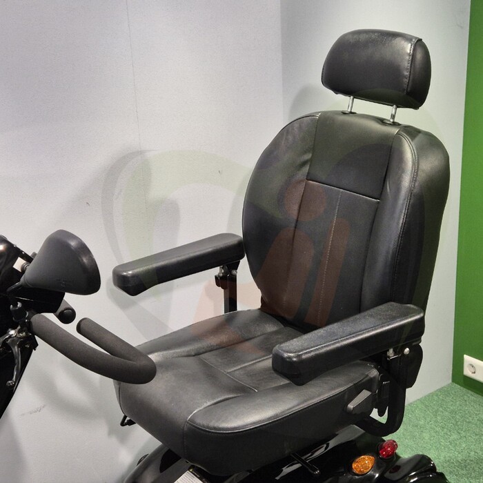 Tweedehands scootmobiel - Mango Lion 4 zwart