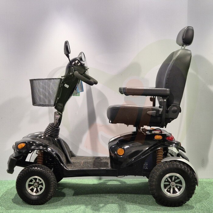 Tweedehands scootmobiel - Mango Lion 4 zwart