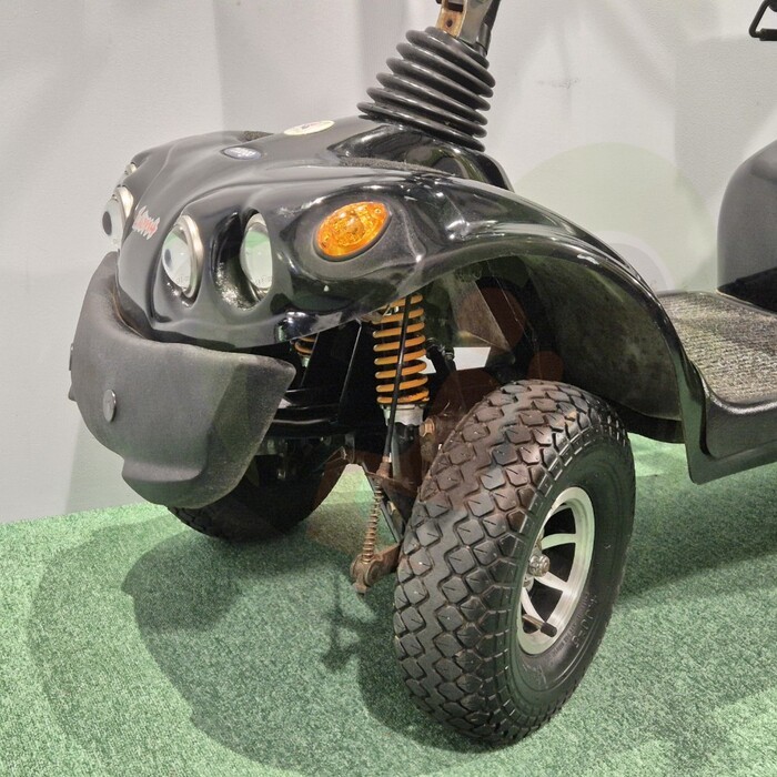Tweedehands scootmobiel - Mango Lion 4 zwart