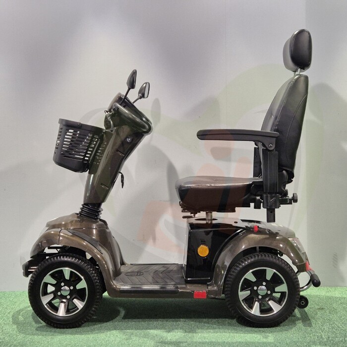 Tweedehands scootmobiel - Vermeiren Carpo 4LE