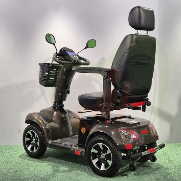 Tweedehands scootmobiel - Vermeiren Carpo 4LE