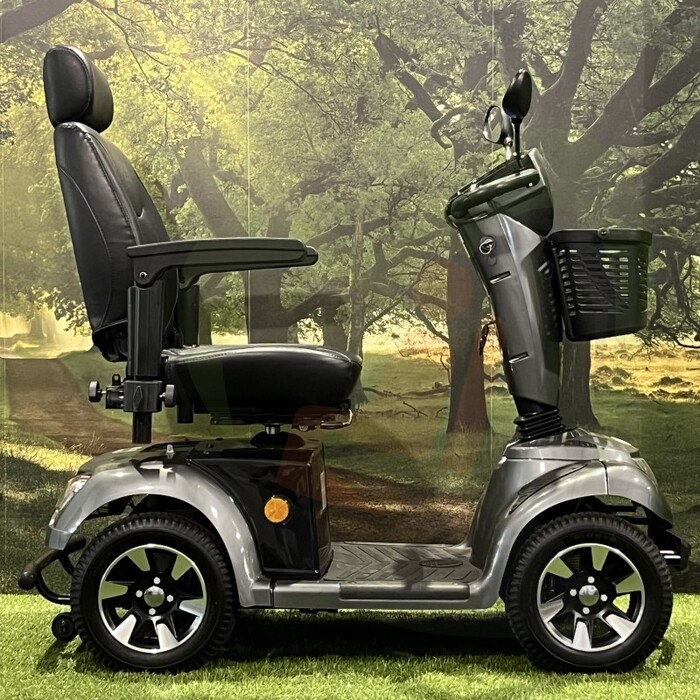 Tweedehands scootmobiel - Mango Leopard 4 / Carpo 4D