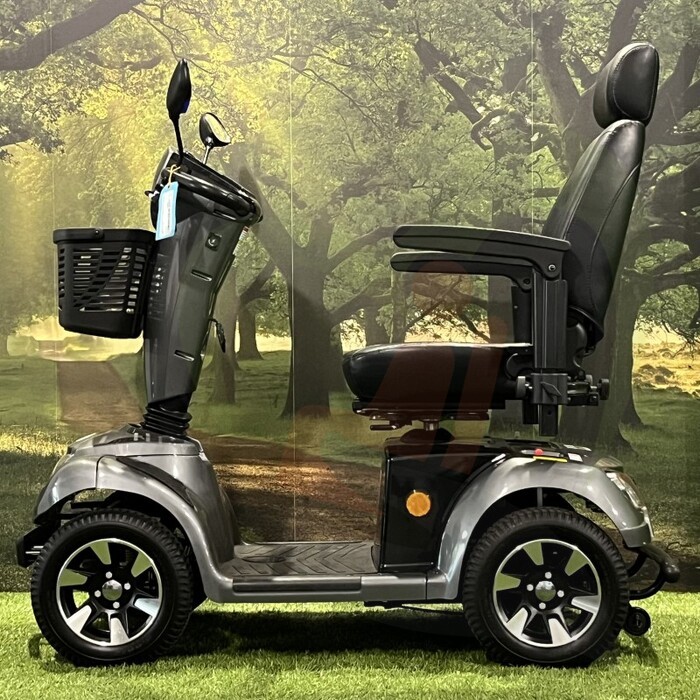Tweedehands scootmobiel - Mango Leopard 4 / Carpo 4D