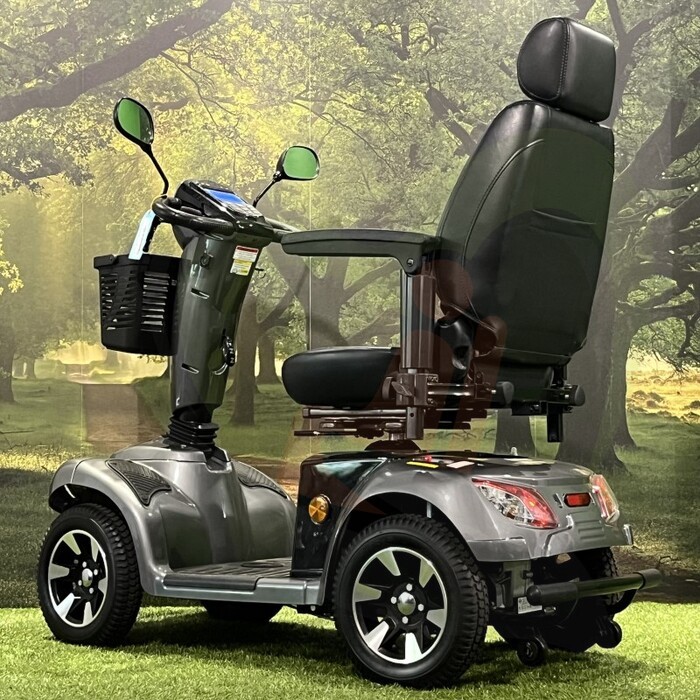 Tweedehands scootmobiel - Mango Leopard 4 / Carpo 4D