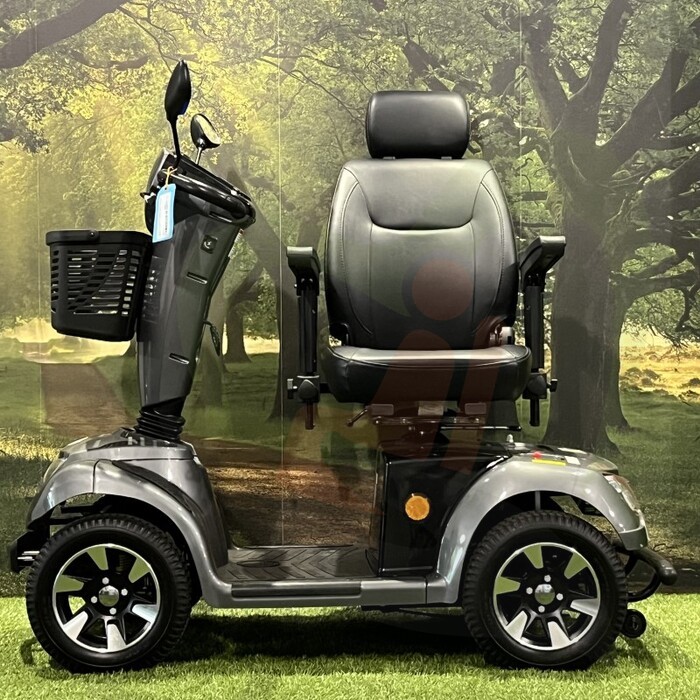 Tweedehands scootmobiel - Mango Leopard 4 / Carpo 4D