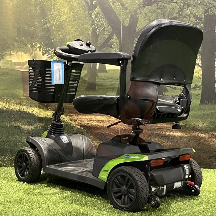 Tweedehands scootmobiel - invacare colibri 4-wiel met nieuwe accu's