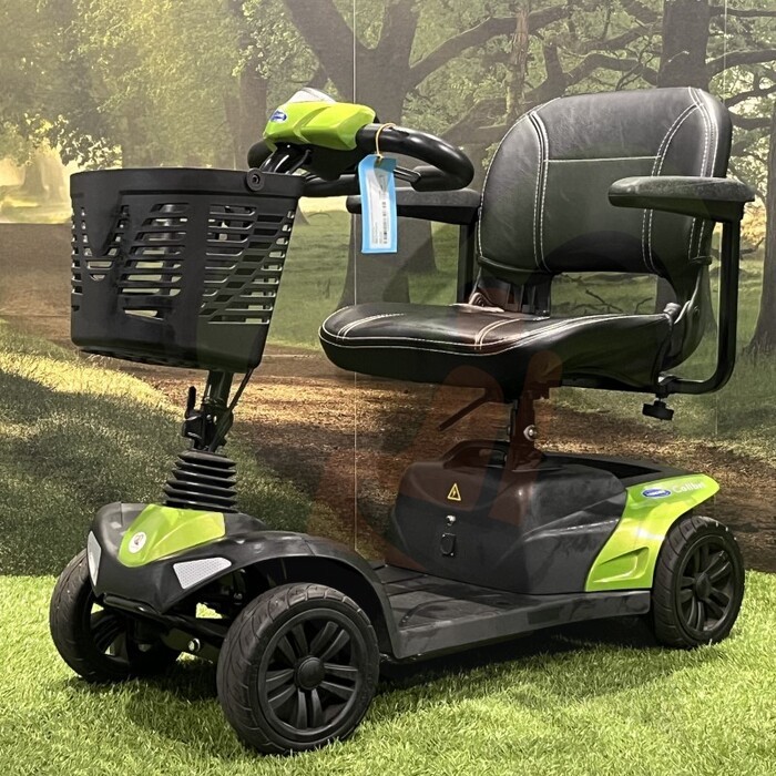 Tweedehands scootmobiel - invacare colibri 4-wiel met nieuwe accu's