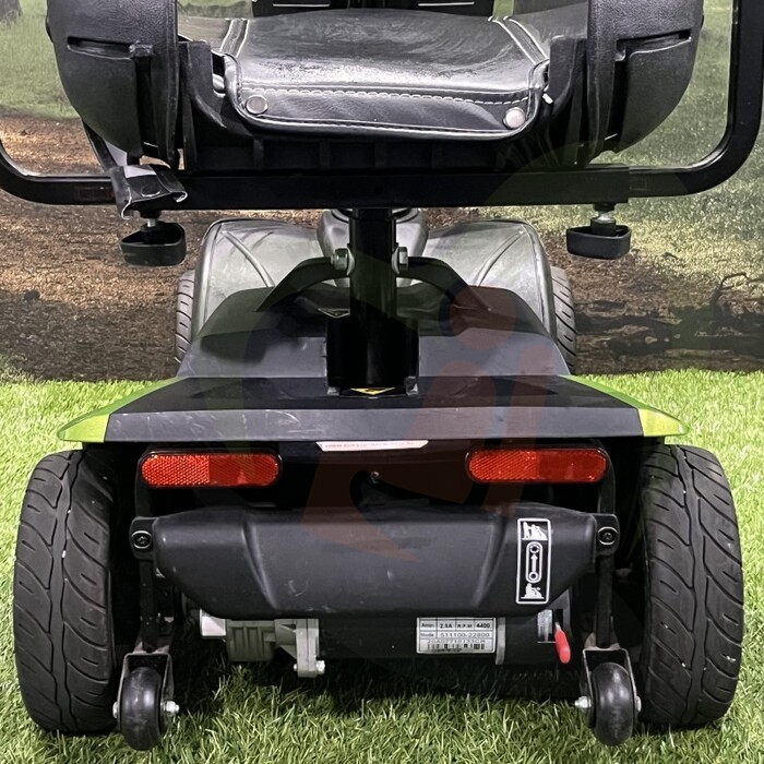 Tweedehands scootmobiel - invacare colibri 4-wiel met nieuwe accu's