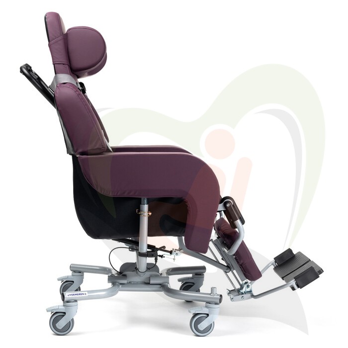 Rolstoel Altitude - verzorgingsrolstoel met kantelfunctie en indoor onderstel