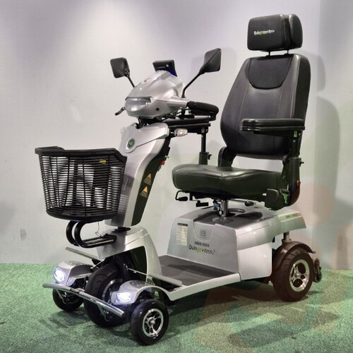 Tweedehands scootmobiel - Quingo Vitess II incl achteruitrijcamera en handvatverwarming