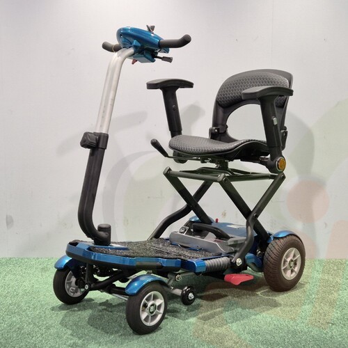 Tweedehands scootmobiel - Mango Bobby Deluxe opvouwbaar - nieuwstaat