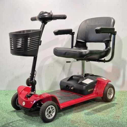 Tweedehands scootmobiel - Pride Ultra X 4-wiel rood