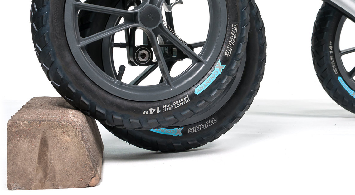 Overwin obstakels met het unieke Trionic klimwiel - Rollator Trionic Veloped 14er - Ergonomische outdoor rollator met klimhulp