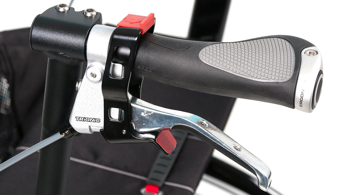 Handvatten, remsysteem en overige eigenschappen / opties - Rollator Trionic Walker 14er - ergonomische outdoor rollator met stuurwiel stabilisatie systeem