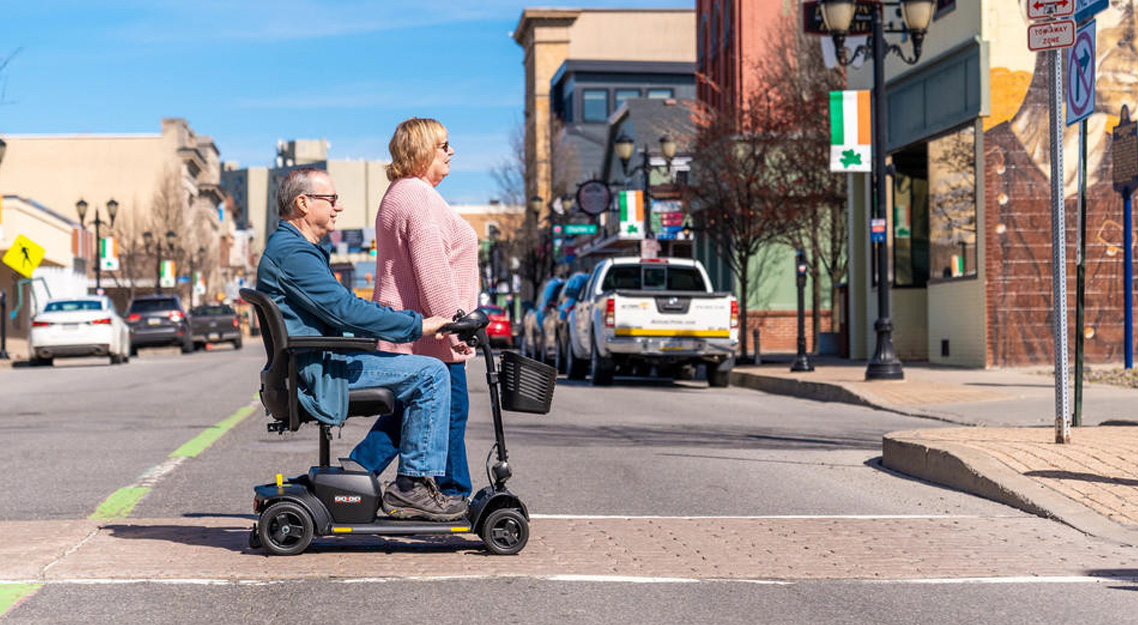 Maak kennis met de kleinste draaicirkel tot nu toe! - Opvouwbare scootmobiel - Pride GoGo Elite Traveller 2 4-wiel
