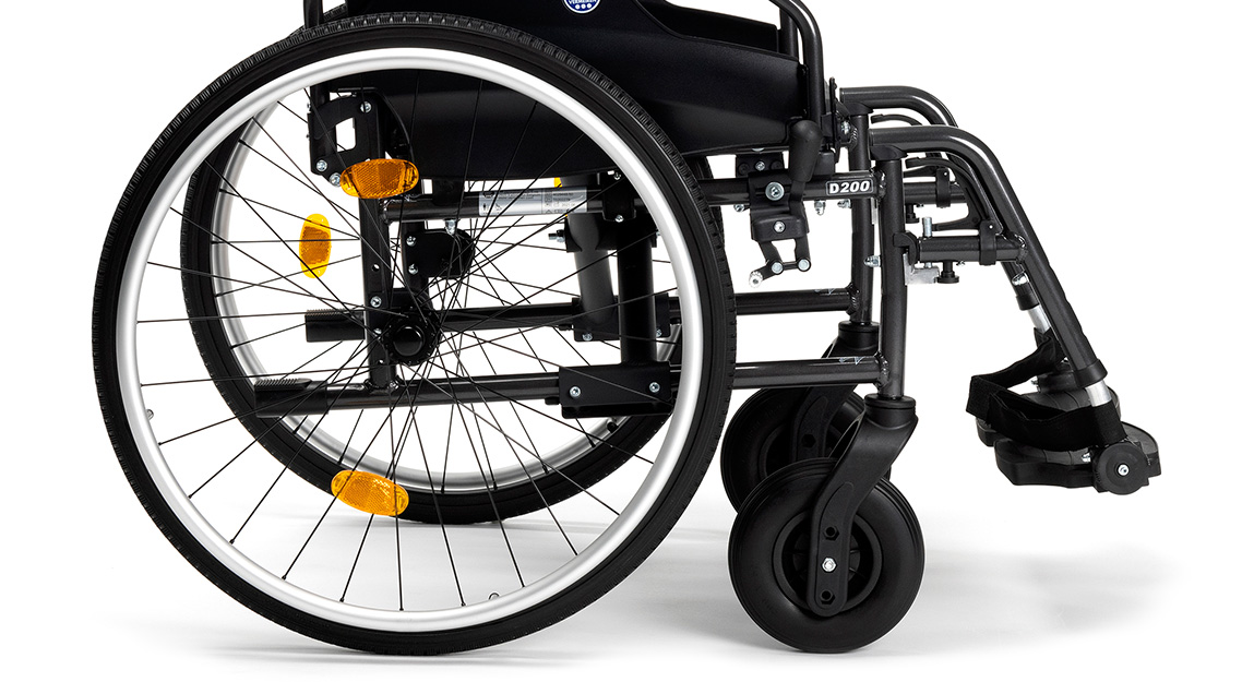 Lichtgewicht aluminium rolstoel voor een dagje uit! - Rolstoel - Vermeiren D200T met trommelrem - Lichtgewicht aluminium