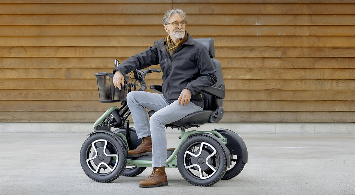 Volledig naar wens in te bestellen - Scootmobiel Sterling S800 by Scoozy - Verkrijgbaar vanaf mei 2025