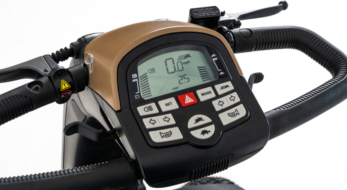 Overzichtelijke en gebruiksvriendelijke bediening - Scootmobiel Pride Baja Wrangler 2.0 - De zeer krachtige outdoor scooter