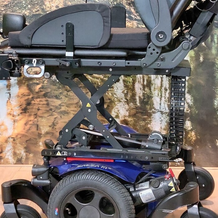 Tweedehands Elektrische rolstoel - Quickie Salsa M2 - 2017