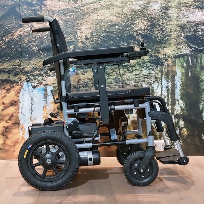 Tweedehands elektrische rolstoel - Vermeiren Express - Nieuwstaat