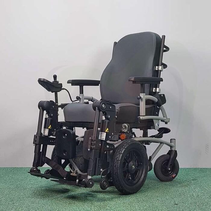 Tweedehands elektrische rolstoel - Vermeiren Navix FWD